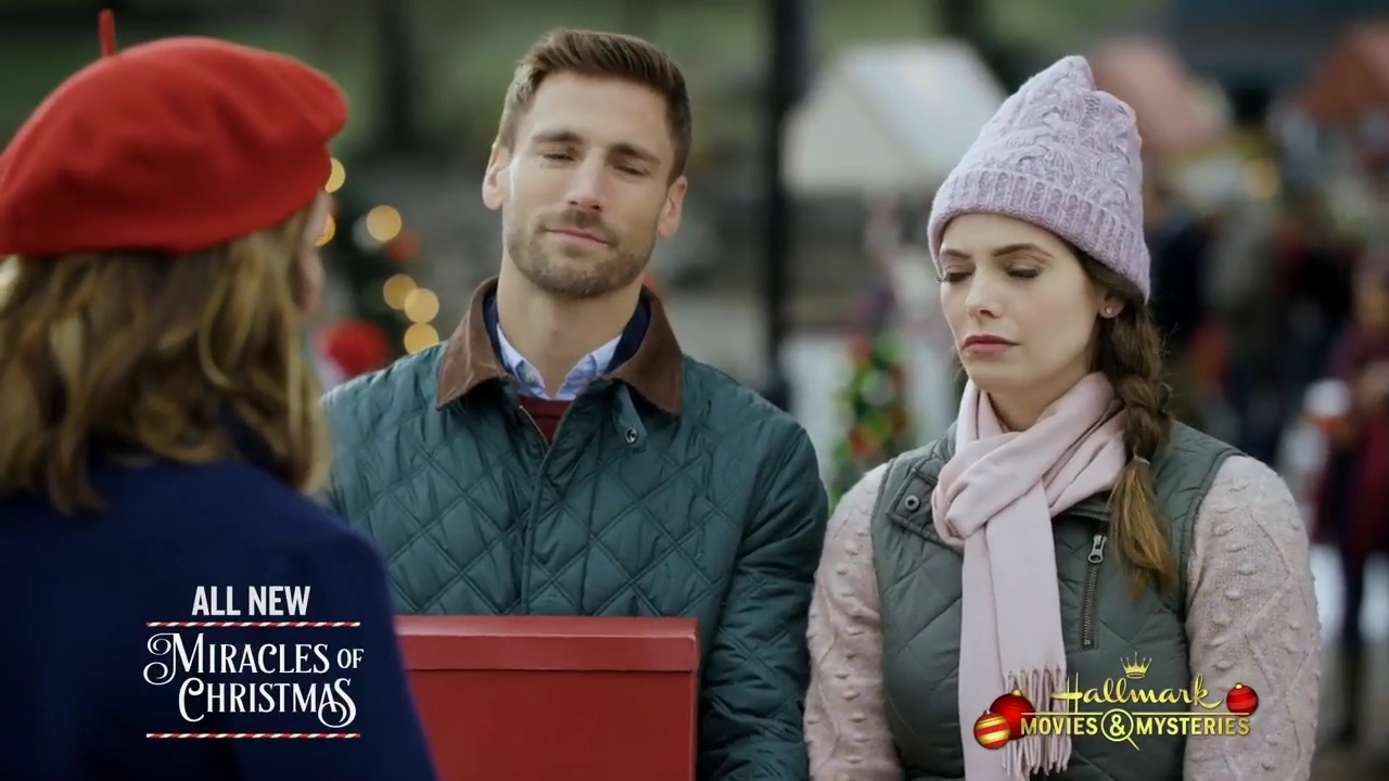 Ashley-Greene-dot-nl_ChristmasOnMyMind1485.jpg Ashley-Greene-dot-nl_ChristmasOnMyMind1485.jpg