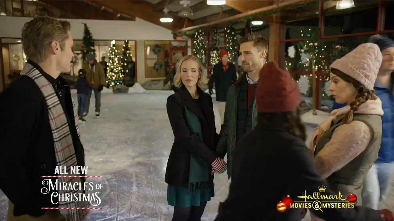 Ashley-Greene-dot-nl_ChristmasOnMyMind1645.jpg Ashley-Greene-dot-nl_ChristmasOnMyMind1645.jpg