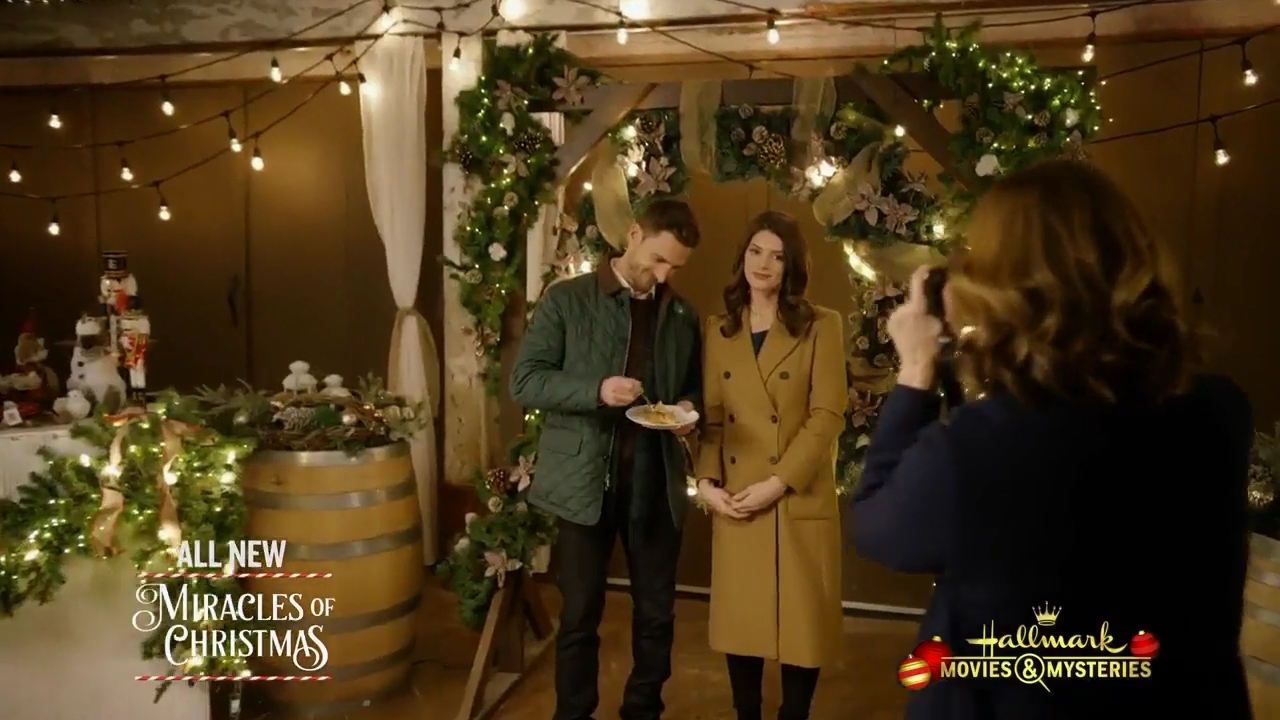 Ashley-Greene-dot-nl_ChristmasOnMyMind3033.jpg Ashley-Greene-dot-nl_ChristmasOnMyMind3033.jpg