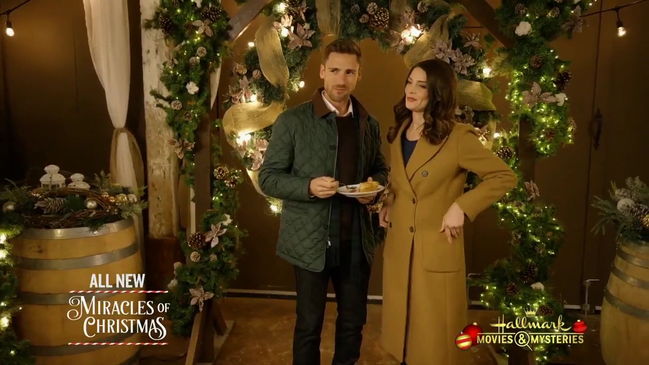 Ashley-Greene-dot-nl_ChristmasOnMyMind3045.jpg Ashley-Greene-dot-nl_ChristmasOnMyMind3045.jpg