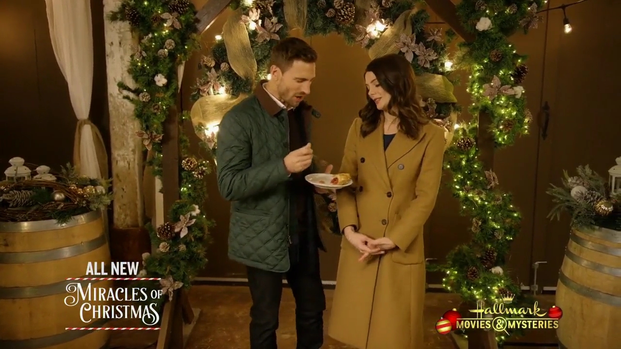 Ashley-Greene-dot-nl_ChristmasOnMyMind3047.jpg Ashley-Greene-dot-nl_ChristmasOnMyMind3047.jpg