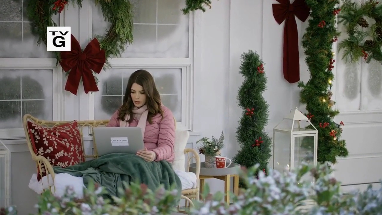 Ashley-Greene-dot-nl_ChristmasOnMyMind3705.jpg