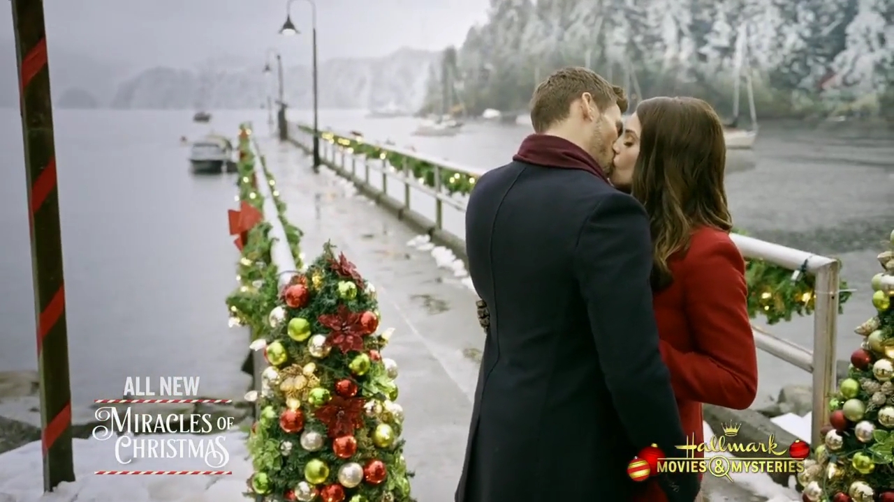 Ashley-Greene-dot-nl_ChristmasOnMyMind4941.jpg