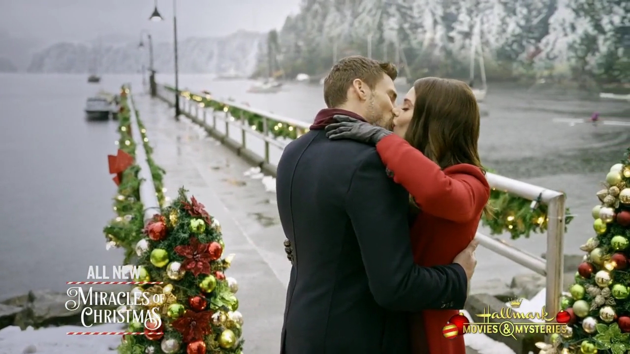 Ashley-Greene-dot-nl_ChristmasOnMyMind4945.jpg
