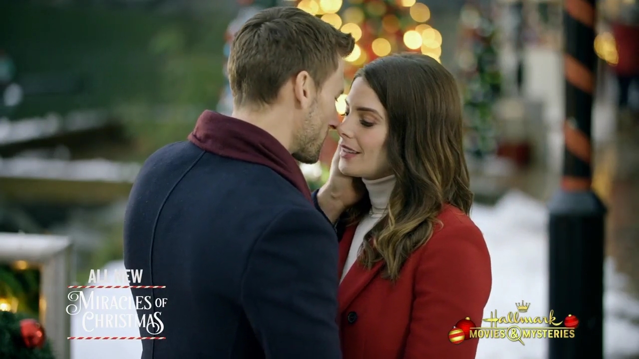 Ashley-Greene-dot-nl_ChristmasOnMyMind4983.jpg