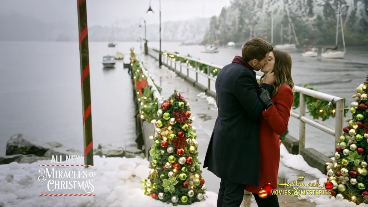 Ashley-Greene-dot-nl_ChristmasOnMyMind4996.jpg