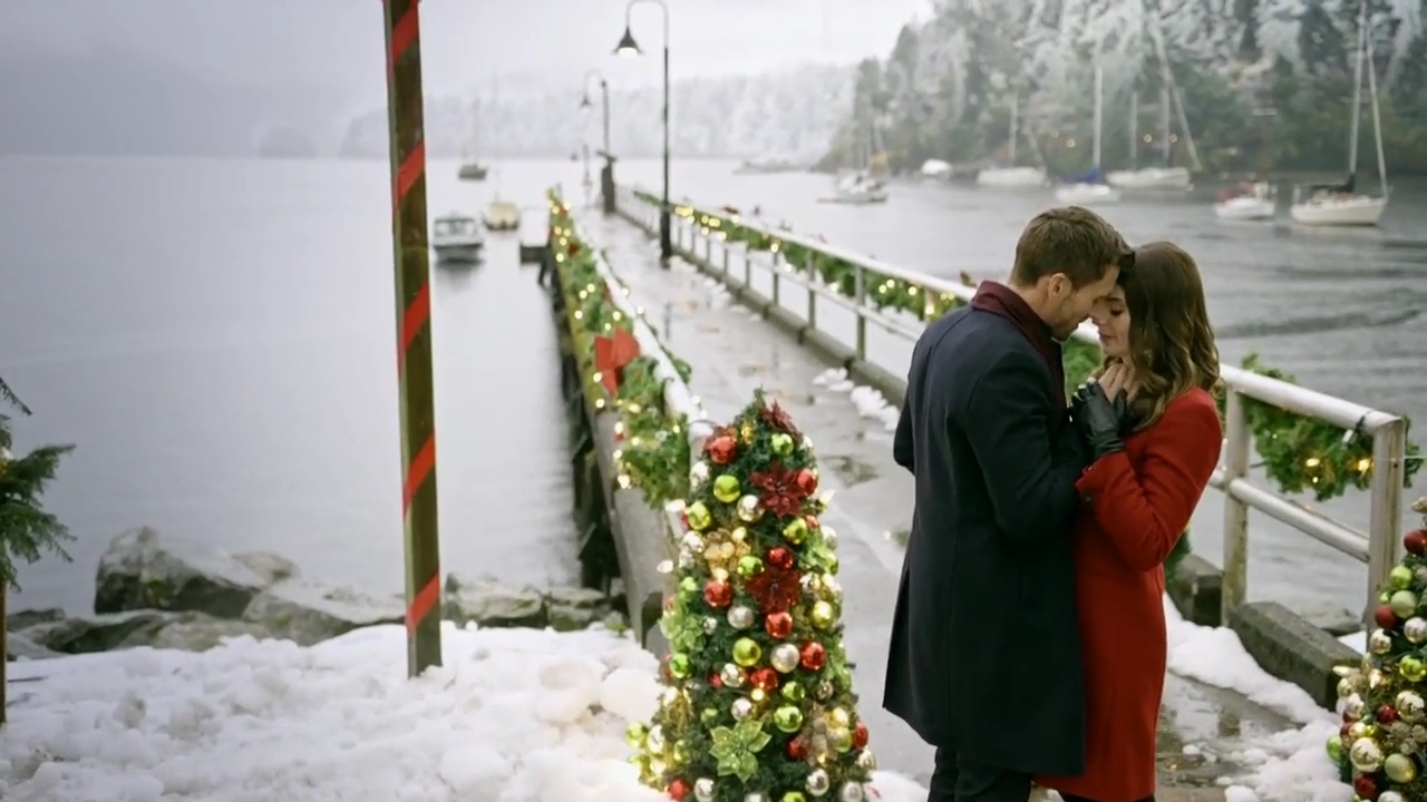 Ashley-Greene-dot-nl_ChristmasOnMyMind4998.jpg