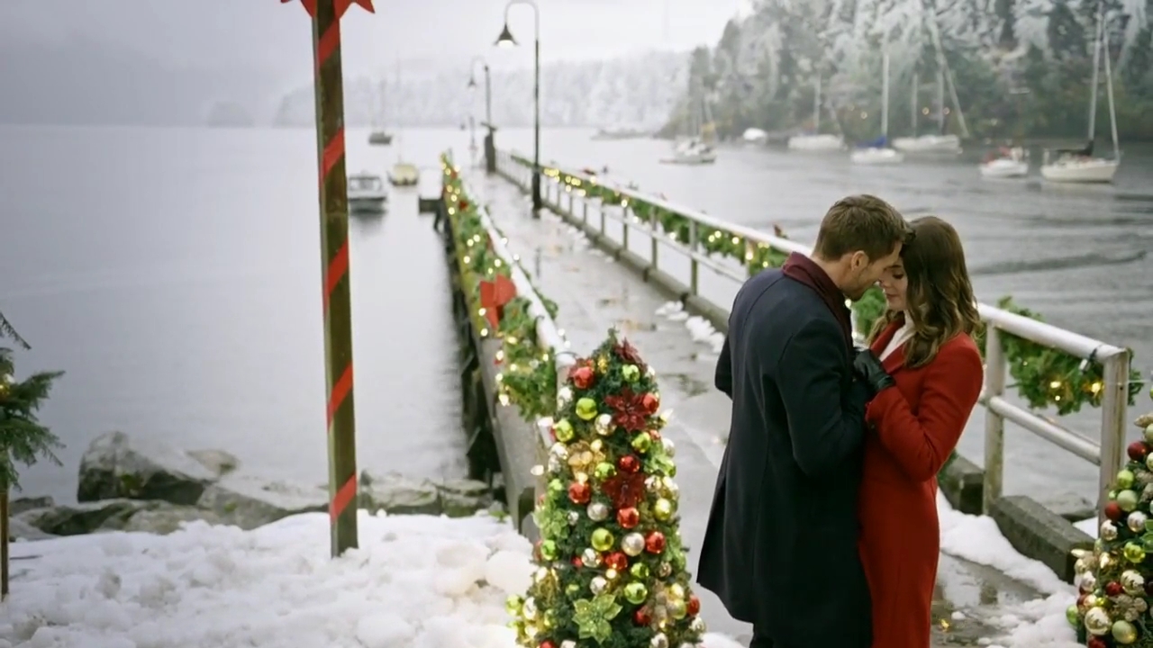 Ashley-Greene-dot-nl_ChristmasOnMyMind4999.jpg