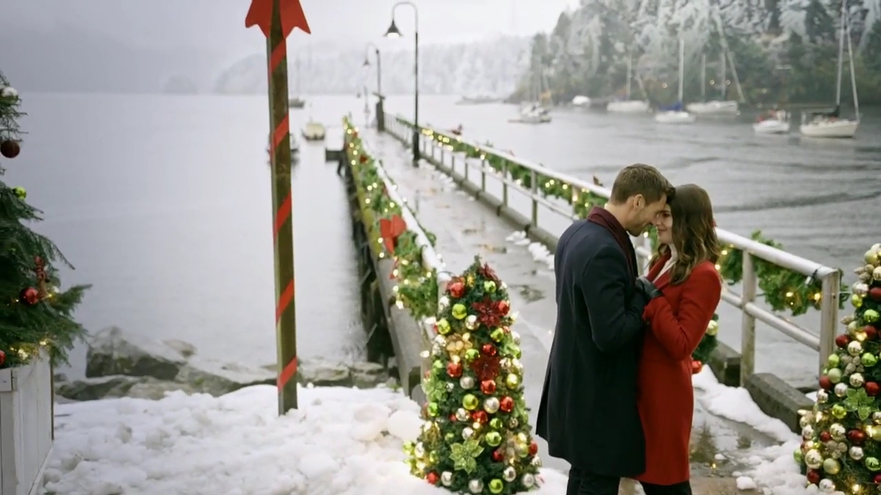 Ashley-Greene-dot-nl_ChristmasOnMyMind5001.jpg