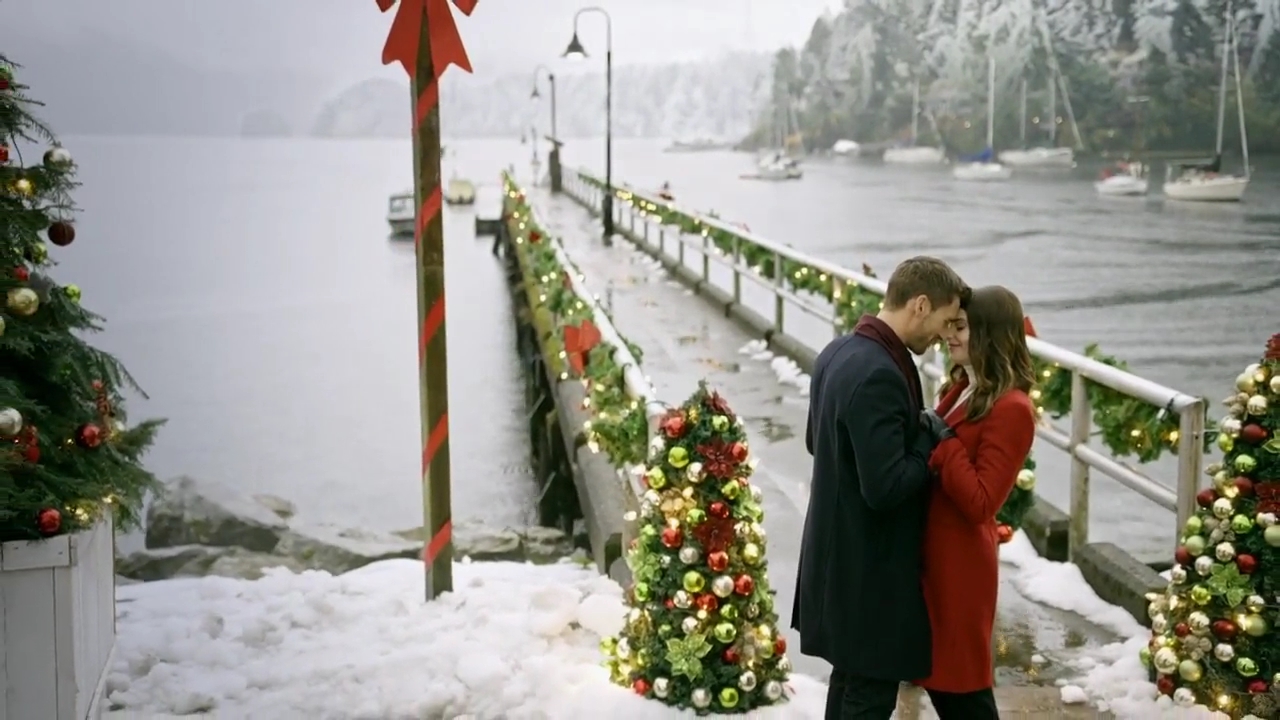 Ashley-Greene-dot-nl_ChristmasOnMyMind5002.jpg