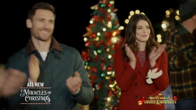 Ashley-Greene-dot-nl_ChristmasOnMyMind3632.jpg