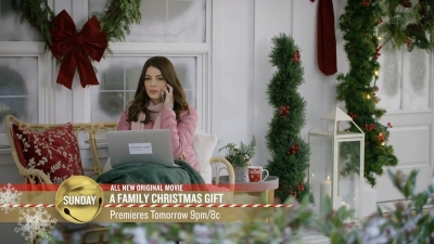 Ashley-Greene-dot-nl_ChristmasOnMyMind3720.jpg