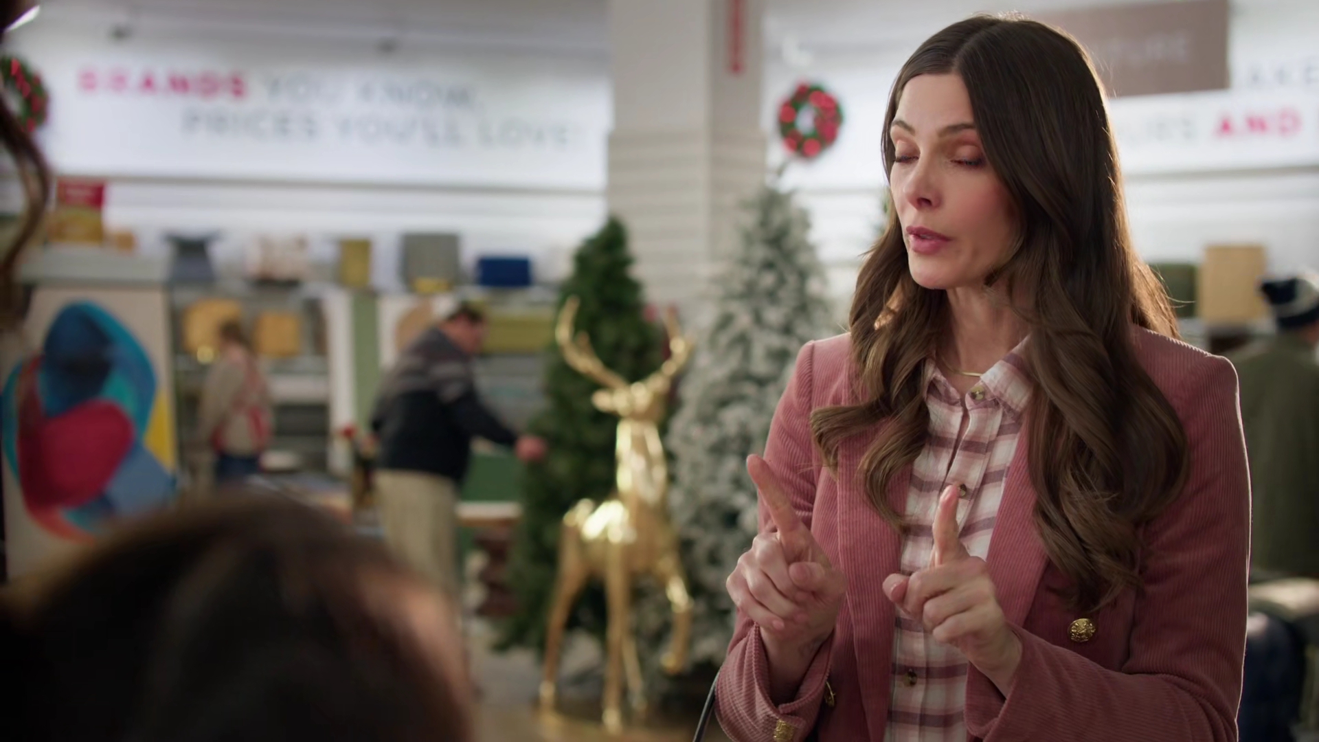 Ashley-Greene-dot-nl_DeckTheWalls1357.jpg Ashley-Greene-dot-nl_DeckTheWalls1357.jpg