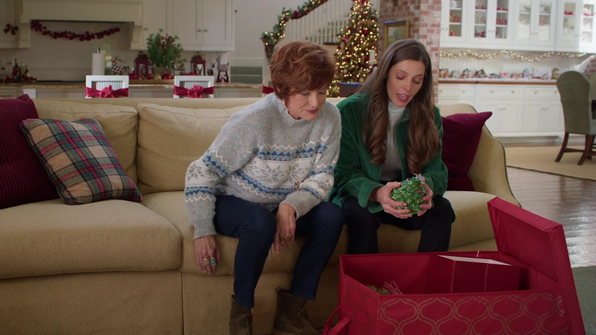 Ashley-Greene-dot-nl_DeckTheWalls2758.jpg Ashley-Greene-dot-nl_DeckTheWalls2758.jpg