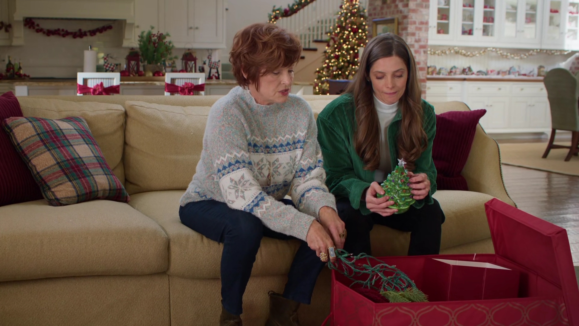 Ashley-Greene-dot-nl_DeckTheWalls2769.jpg Ashley-Greene-dot-nl_DeckTheWalls2769.jpg