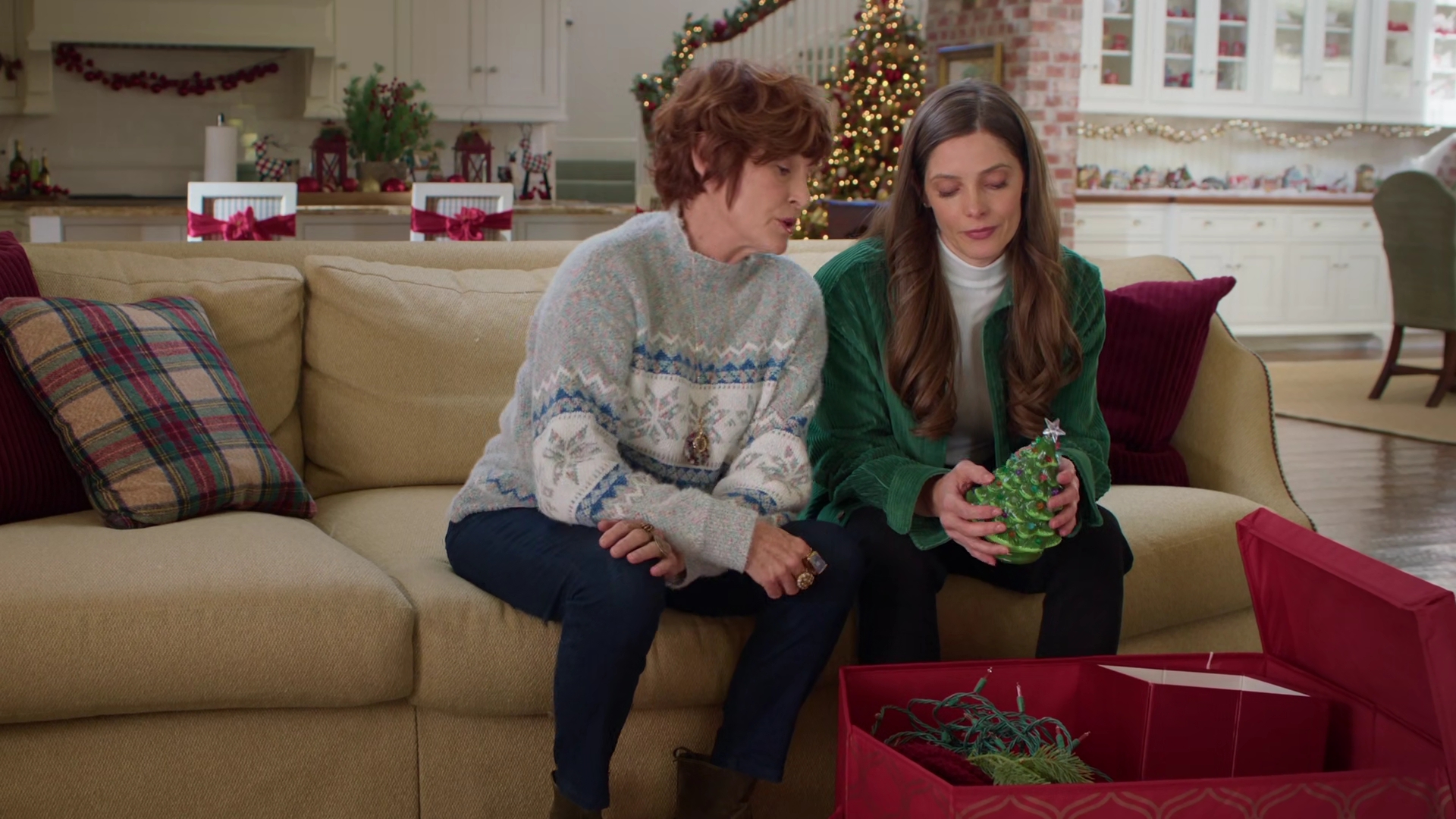 Ashley-Greene-dot-nl_DeckTheWalls2776.jpg Ashley-Greene-dot-nl_DeckTheWalls2776.jpg