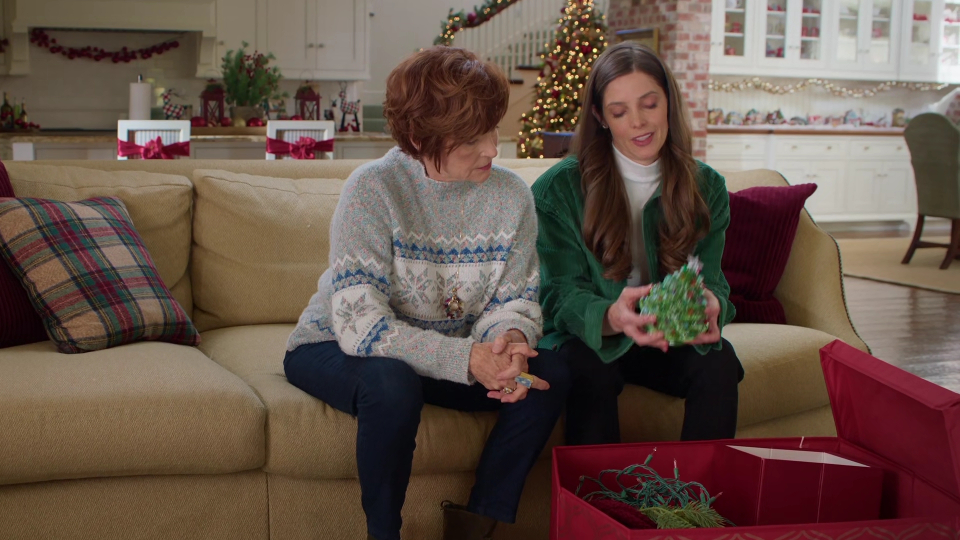 Ashley-Greene-dot-nl_DeckTheWalls2781.jpg Ashley-Greene-dot-nl_DeckTheWalls2781.jpg