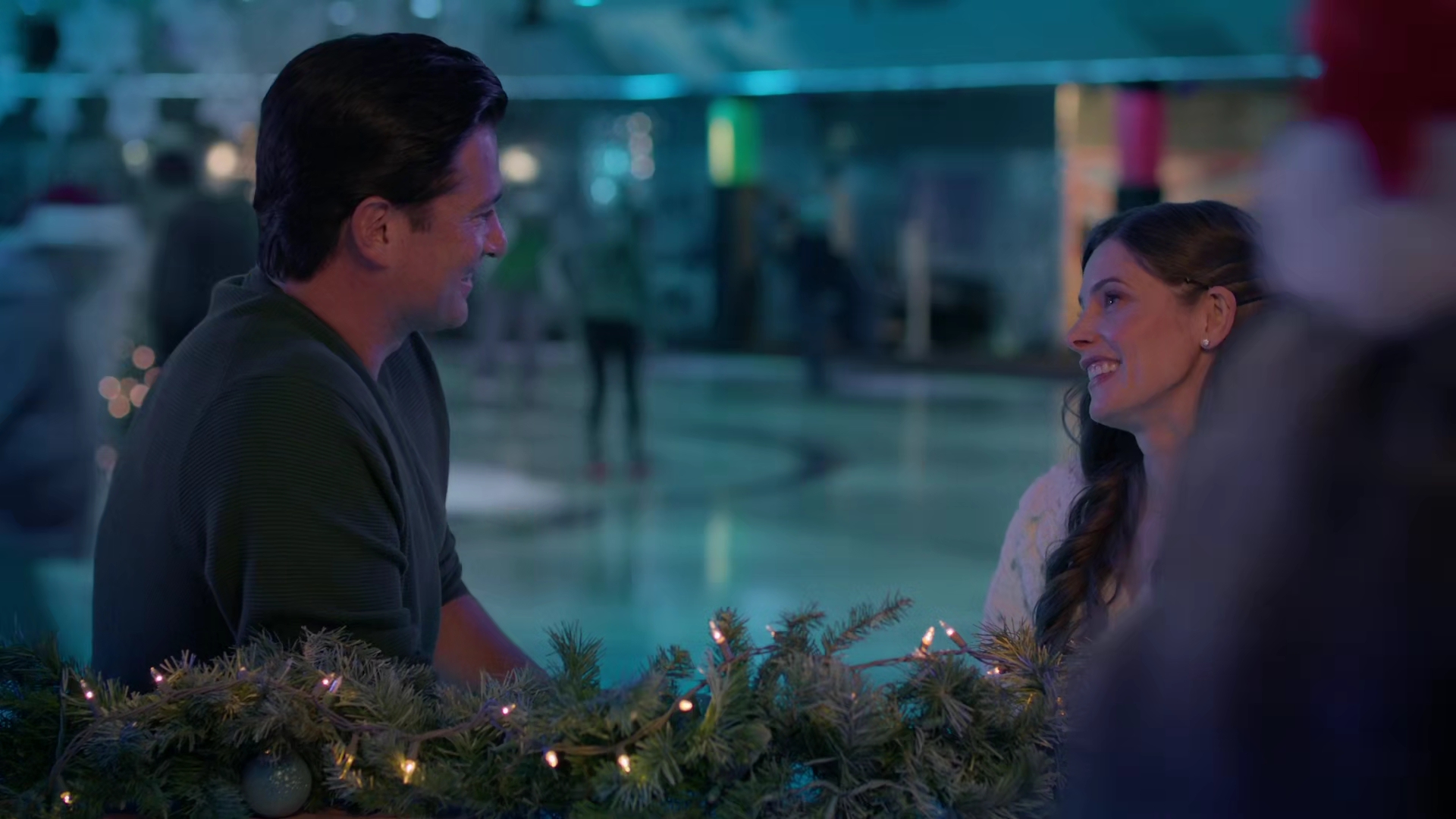 Ashley-Greene-dot-nl_DeckTheWalls3377.jpg Ashley-Greene-dot-nl_DeckTheWalls3377.jpg