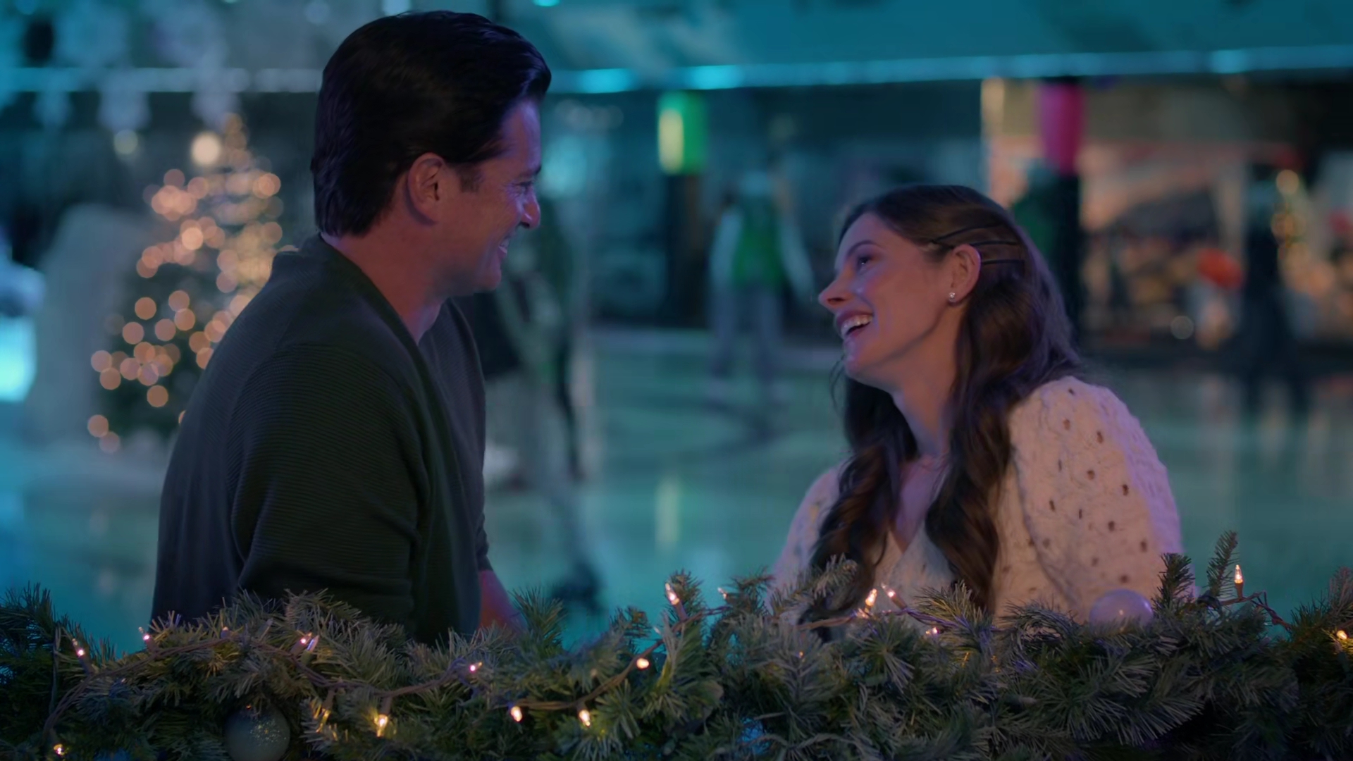 Ashley-Greene-dot-nl_DeckTheWalls3379.jpg Ashley-Greene-dot-nl_DeckTheWalls3379.jpg