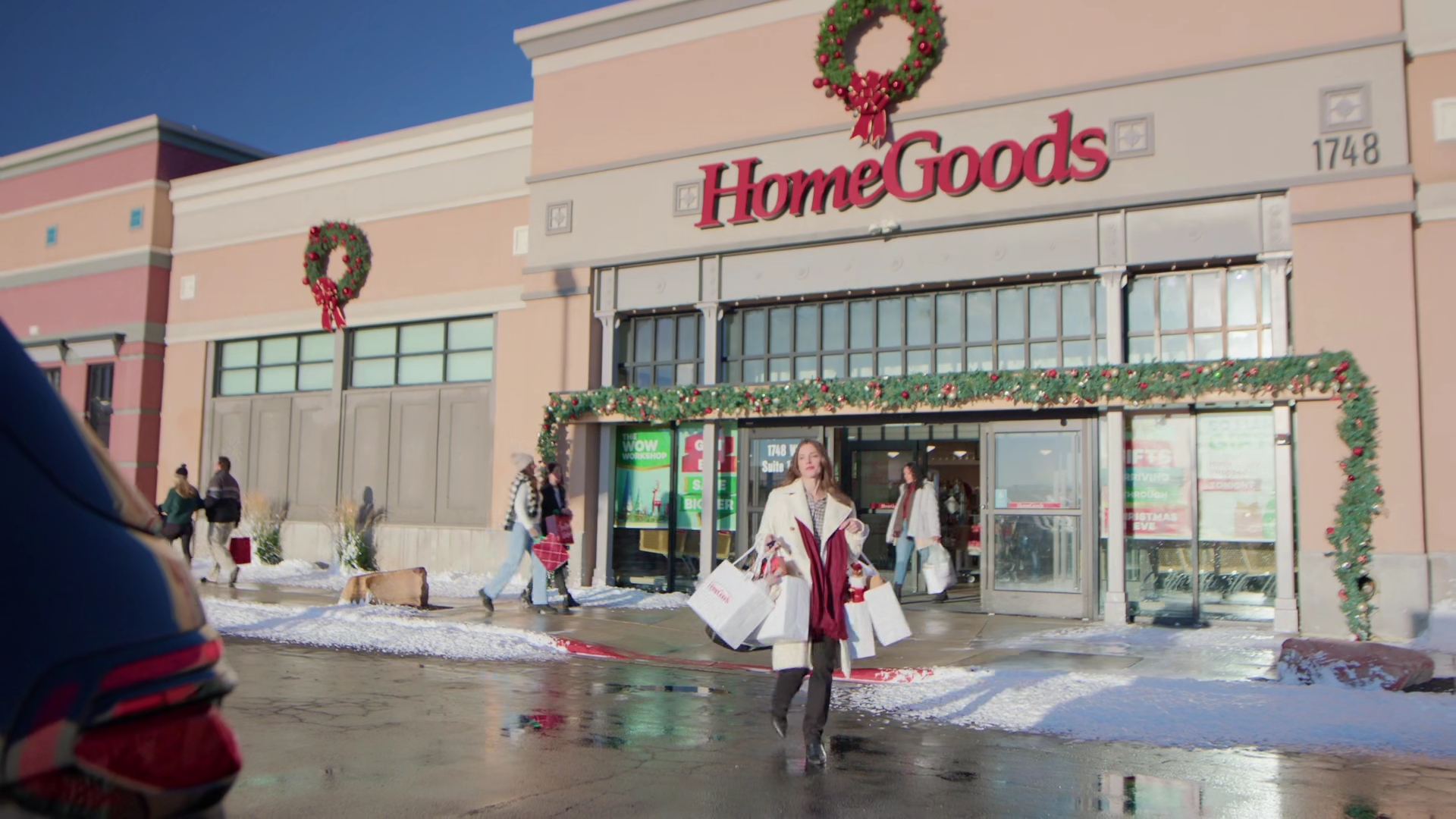 Ashley-Greene-dot-nl_DeckTheWalls4188.jpg Ashley-Greene-dot-nl_DeckTheWalls4188.jpg