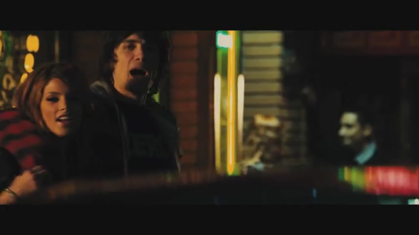 Ashley-Greene_dot_nl-LOL-Trailer0064.jpg