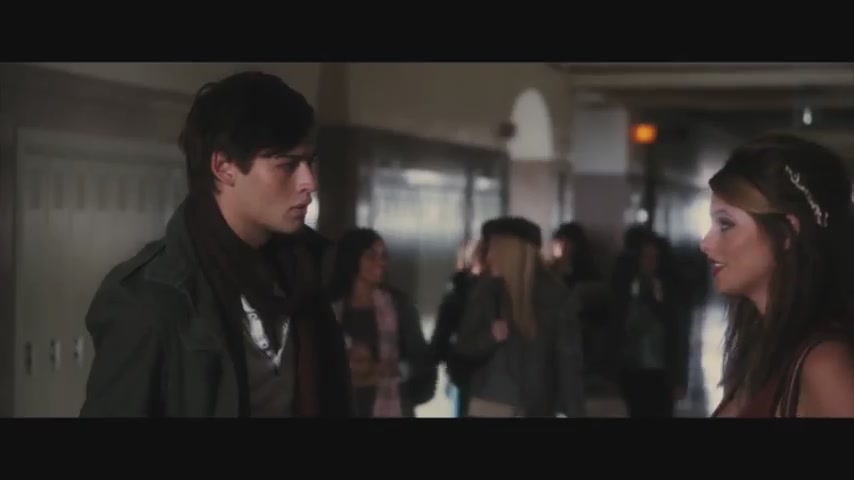 Ashley-Greene_dot_nl-LOL-Trailer0102.jpg