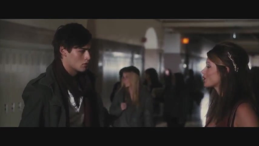Ashley-Greene_dot_nl-LOL-Trailer0103.jpg