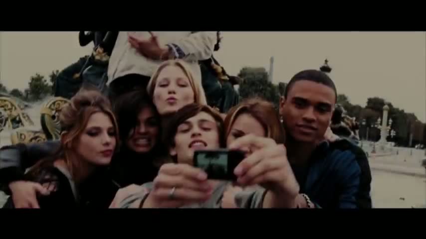 Ashley-Greene_dot_nl-LOL-Trailer00001.jpg