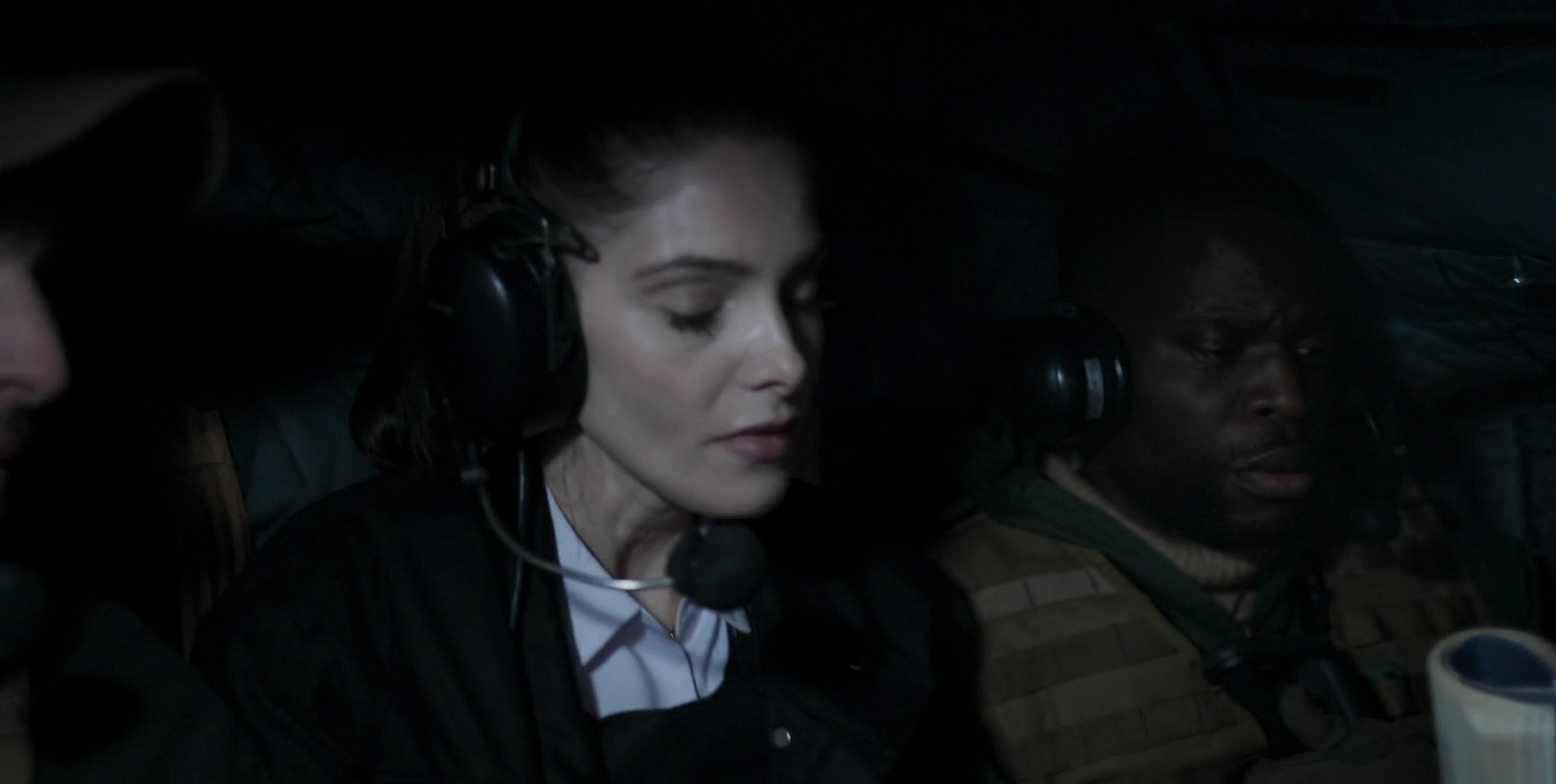 Ashley-Greene-dot-nl_OneShot0028.jpg