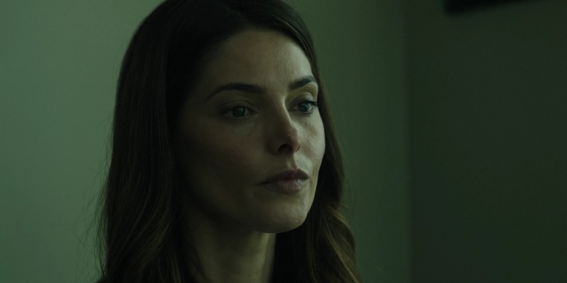Ashley-Greene-dot-nl_WrongPlace0063.jpg