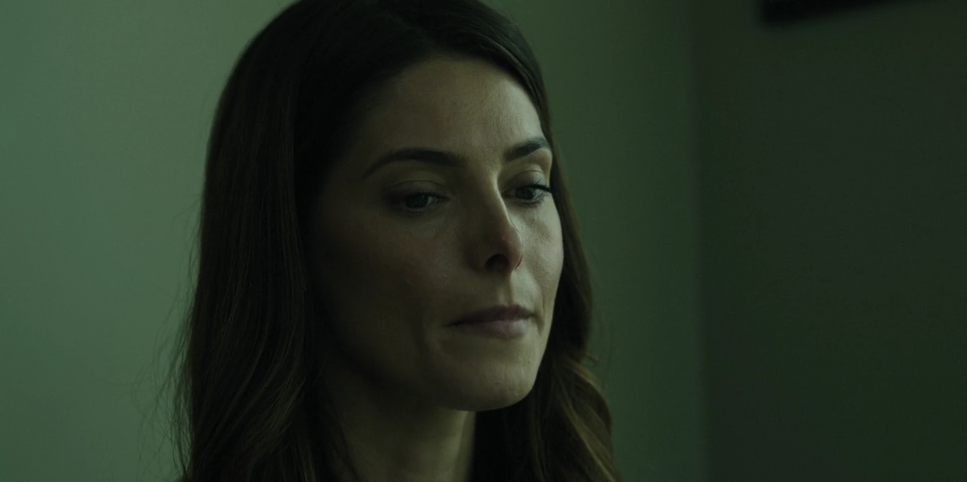 Ashley-Greene-dot-nl_WrongPlace0066.jpg