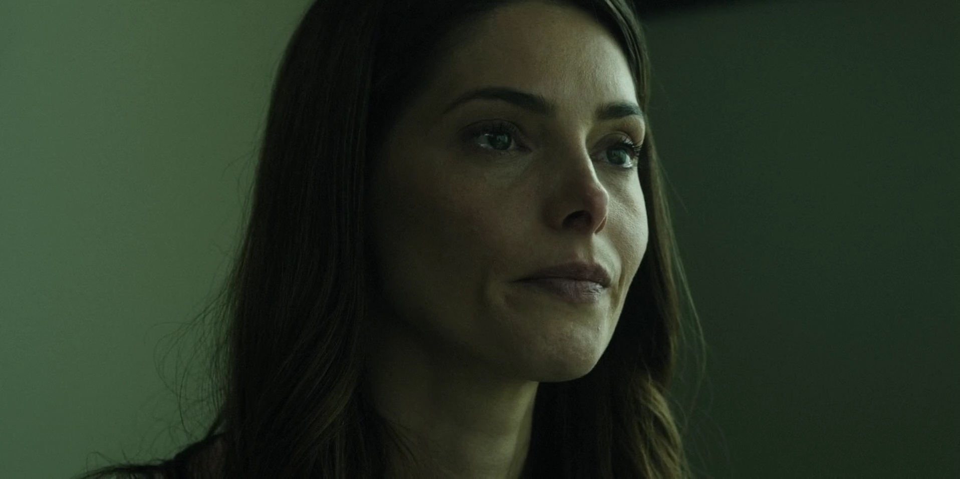 Ashley-Greene-dot-nl_WrongPlace0086.jpg