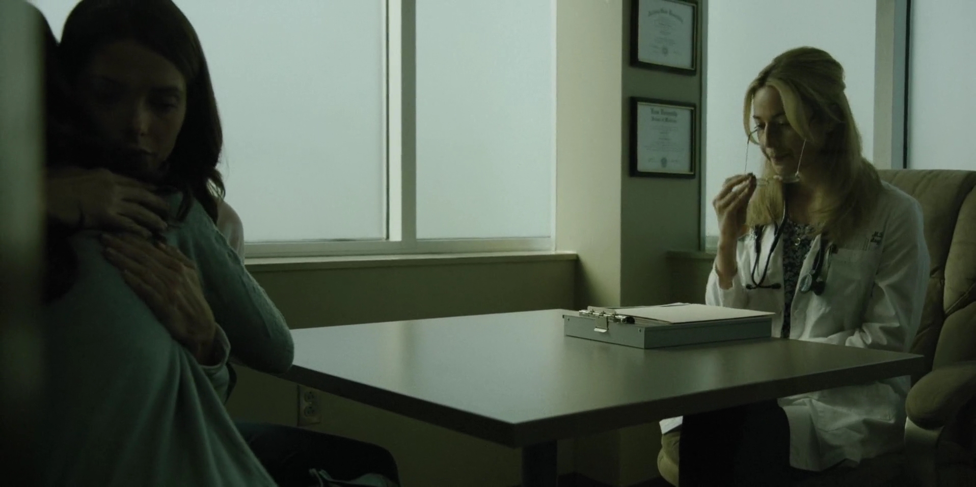 Ashley-Greene-dot-nl_WrongPlace0098.jpg