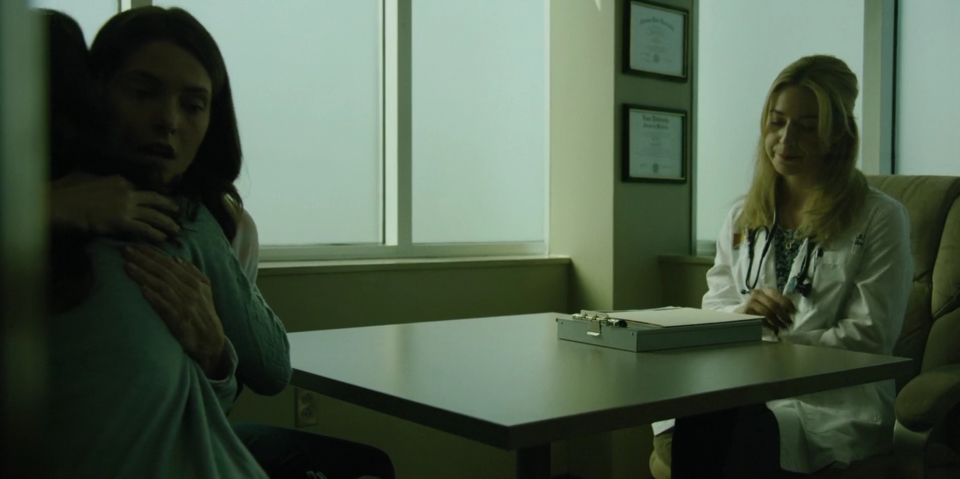 Ashley-Greene-dot-nl_WrongPlace0107.jpg