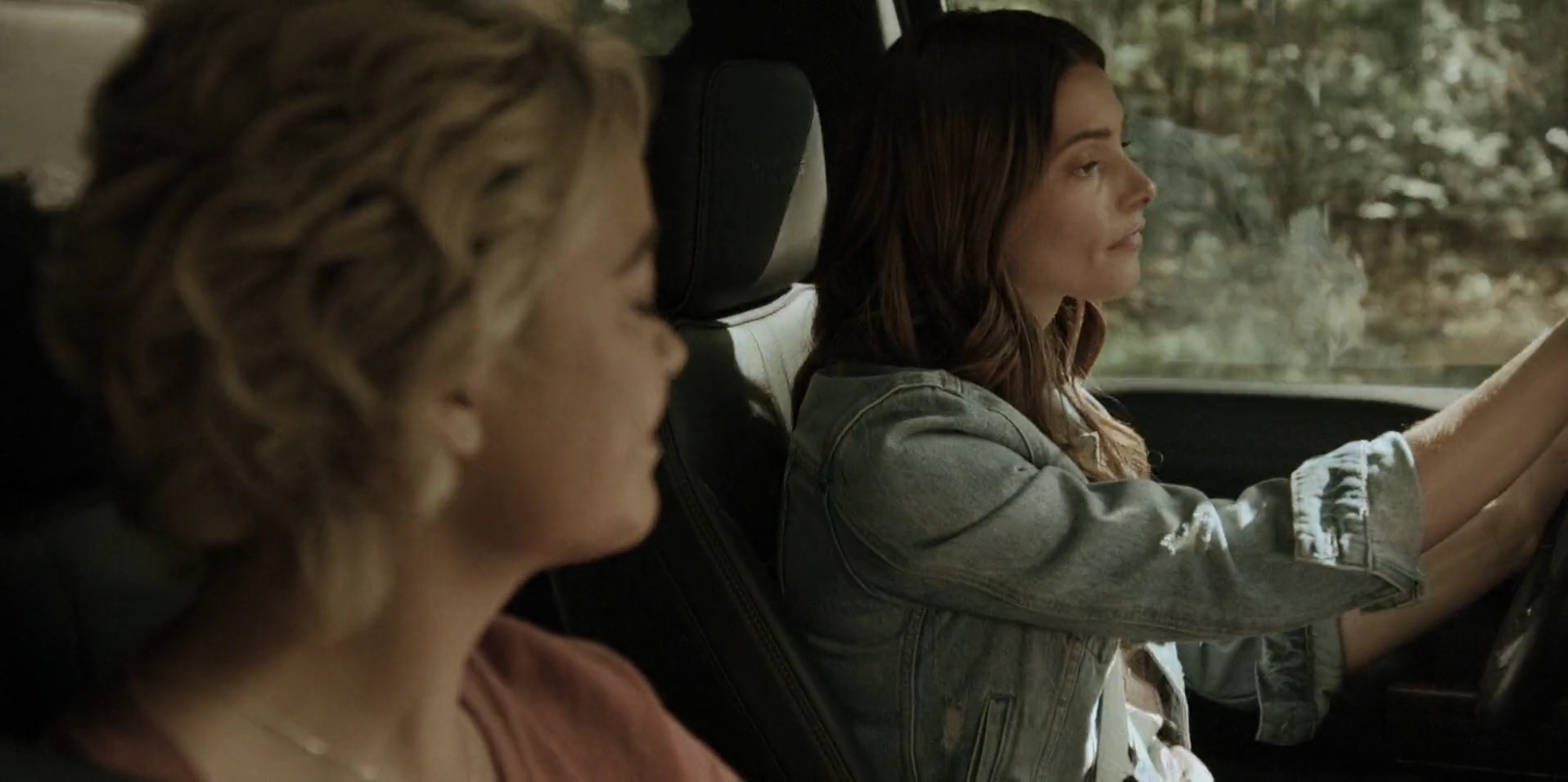 Ashley-Greene-dot-nl_WrongPlace0804.jpg