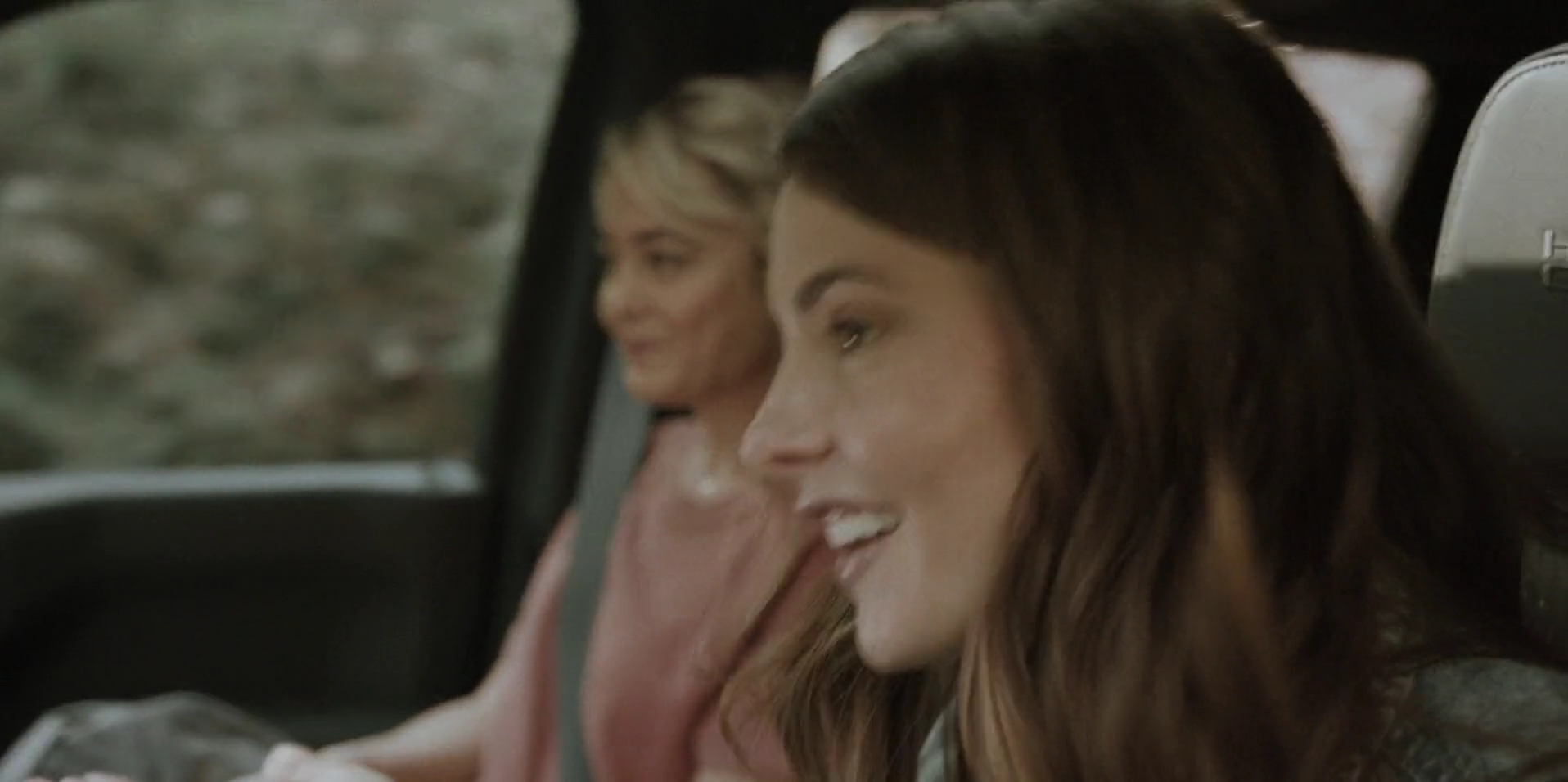 Ashley-Greene-dot-nl_WrongPlace0882.jpg