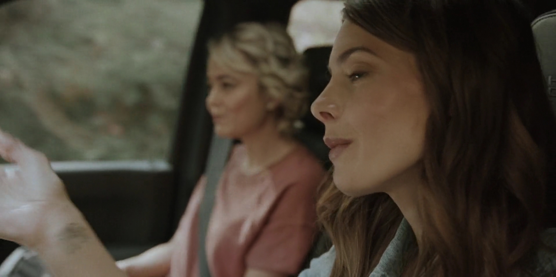 Ashley-Greene-dot-nl_WrongPlace0883.jpg
