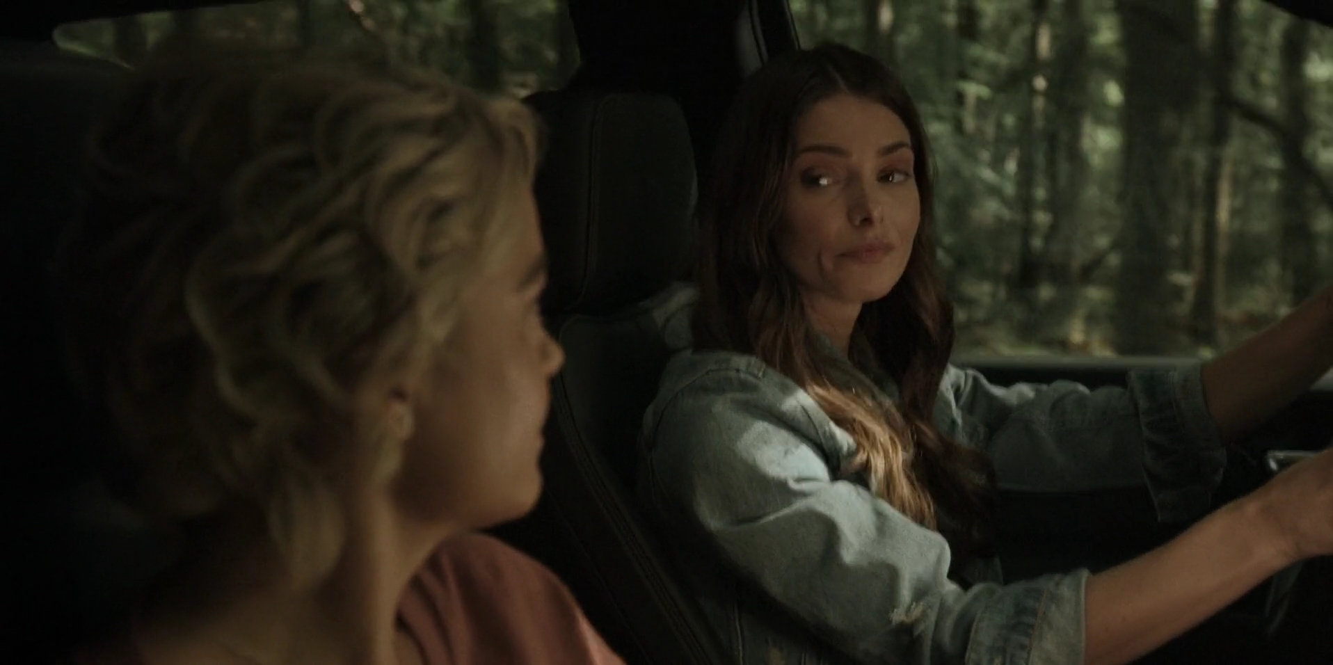 Ashley-Greene-dot-nl_WrongPlace1485.jpg