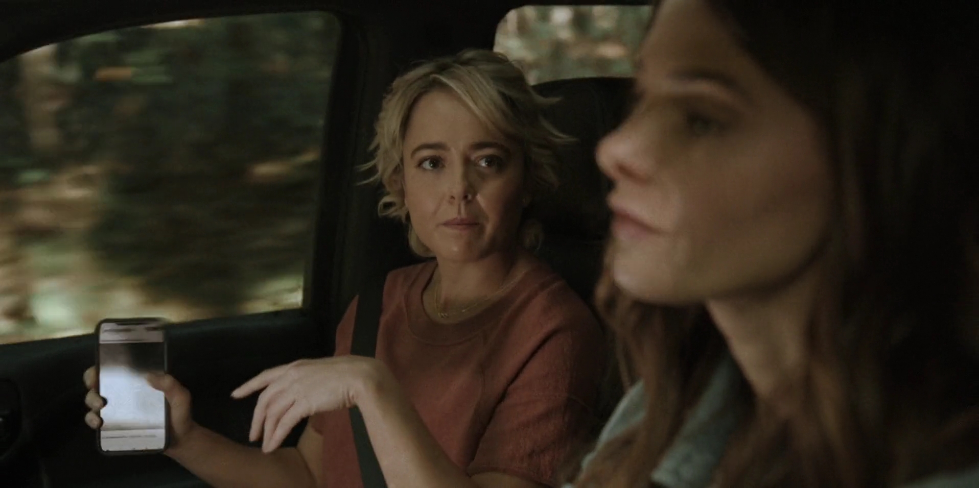 Ashley-Greene-dot-nl_WrongPlace1504.jpg