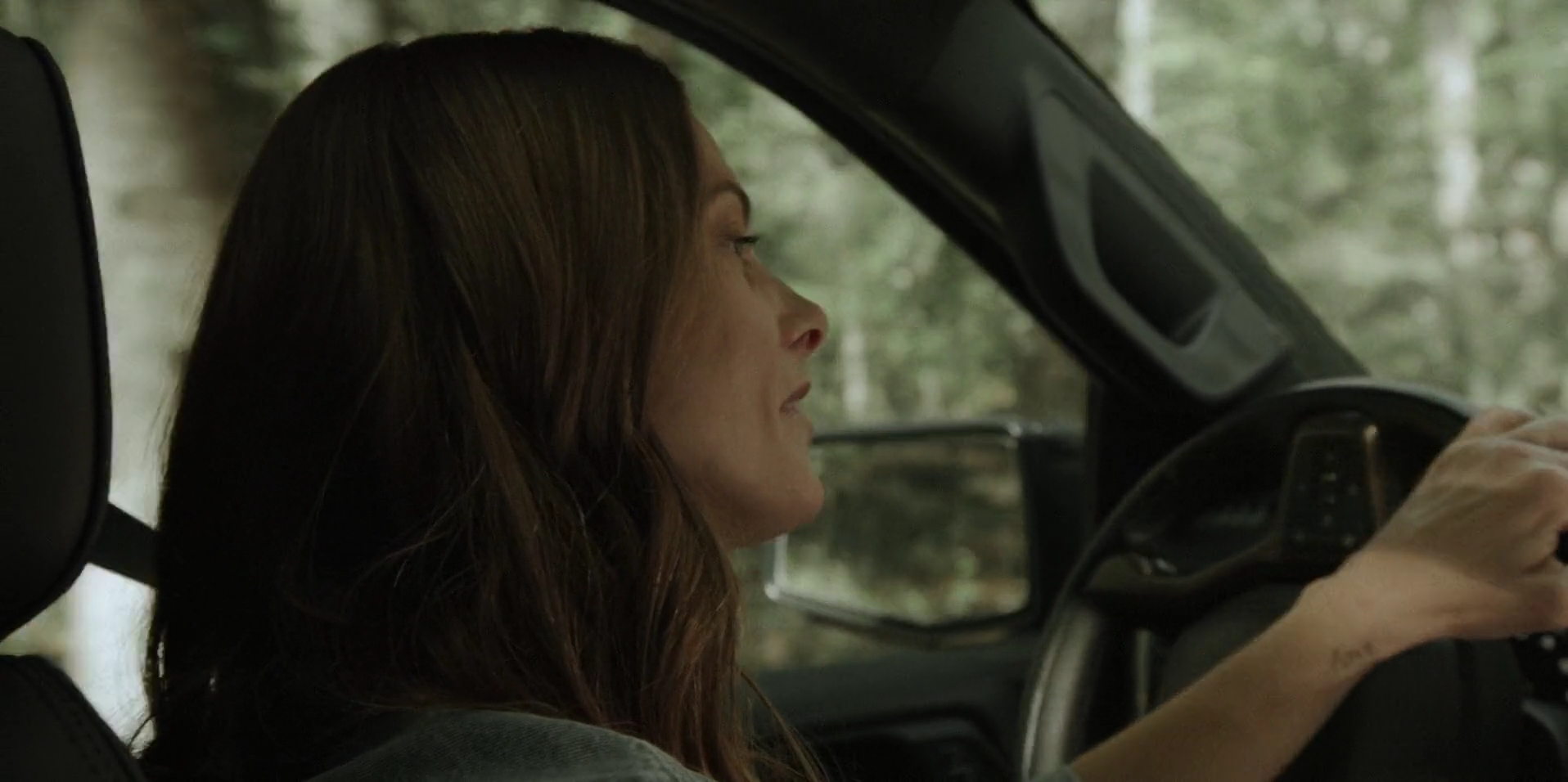 Ashley-Greene-dot-nl_WrongPlace1548.jpg