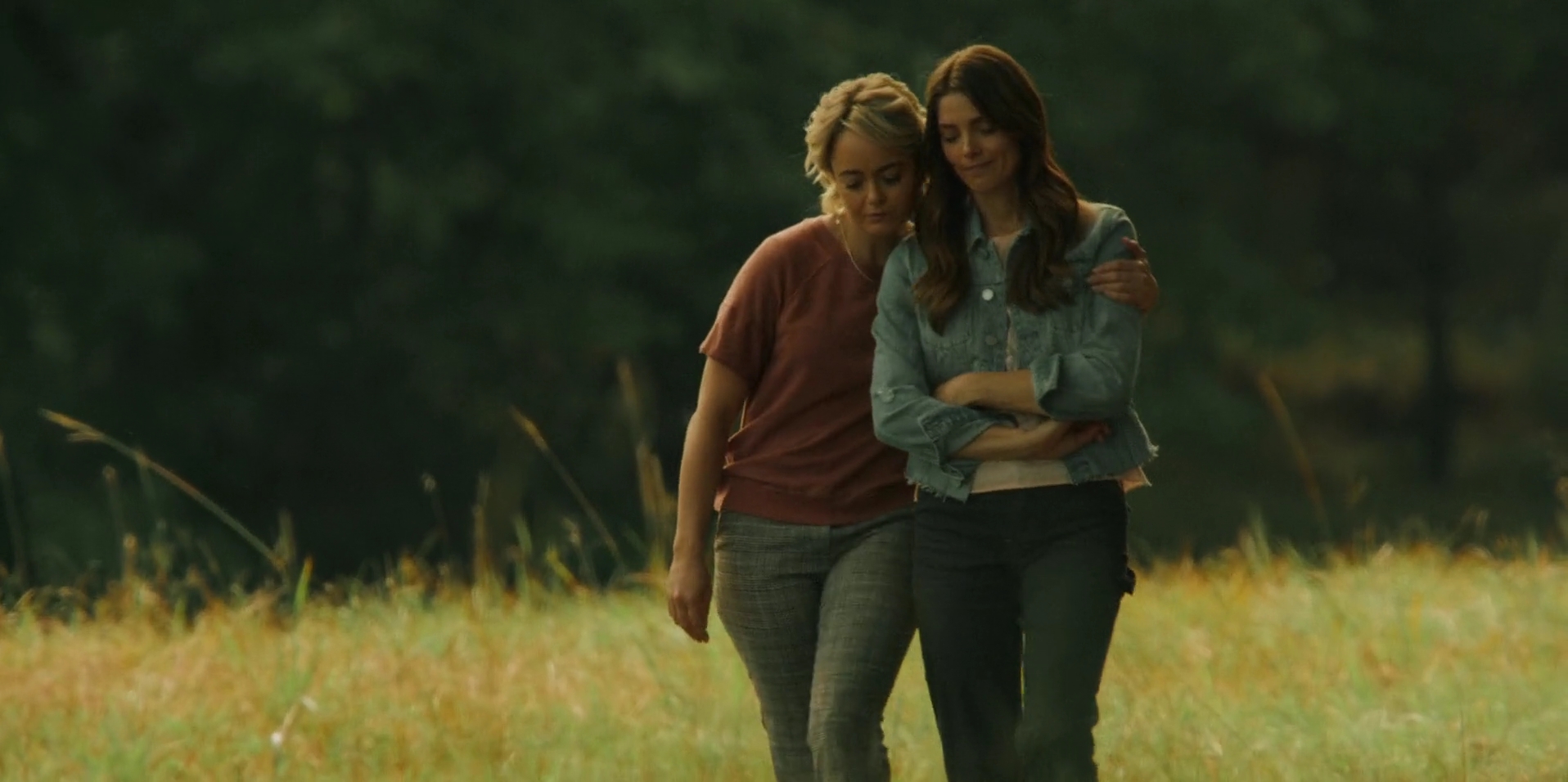 Ashley-Greene-dot-nl_WrongPlace2060.jpg