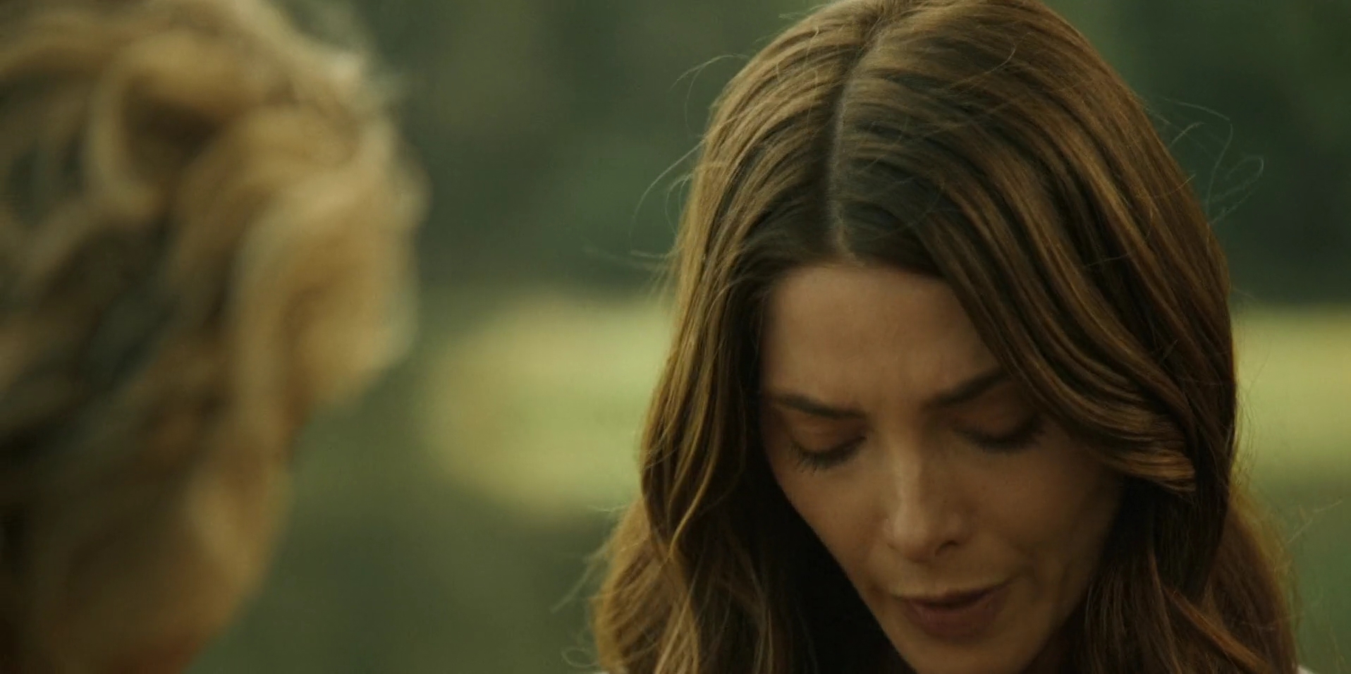 Ashley-Greene-dot-nl_WrongPlace2116.jpg