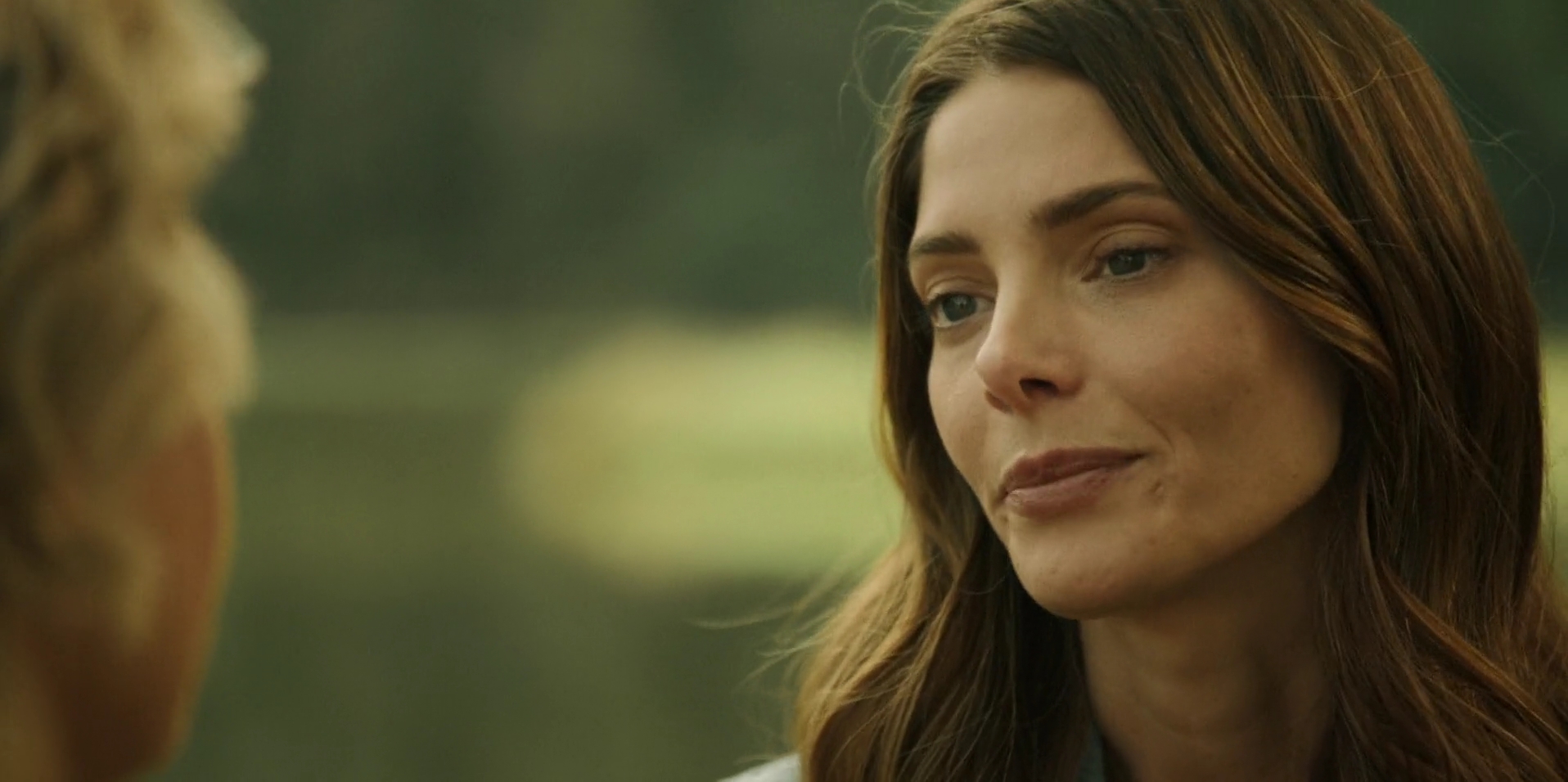 Ashley-Greene-dot-nl_WrongPlace2118.jpg