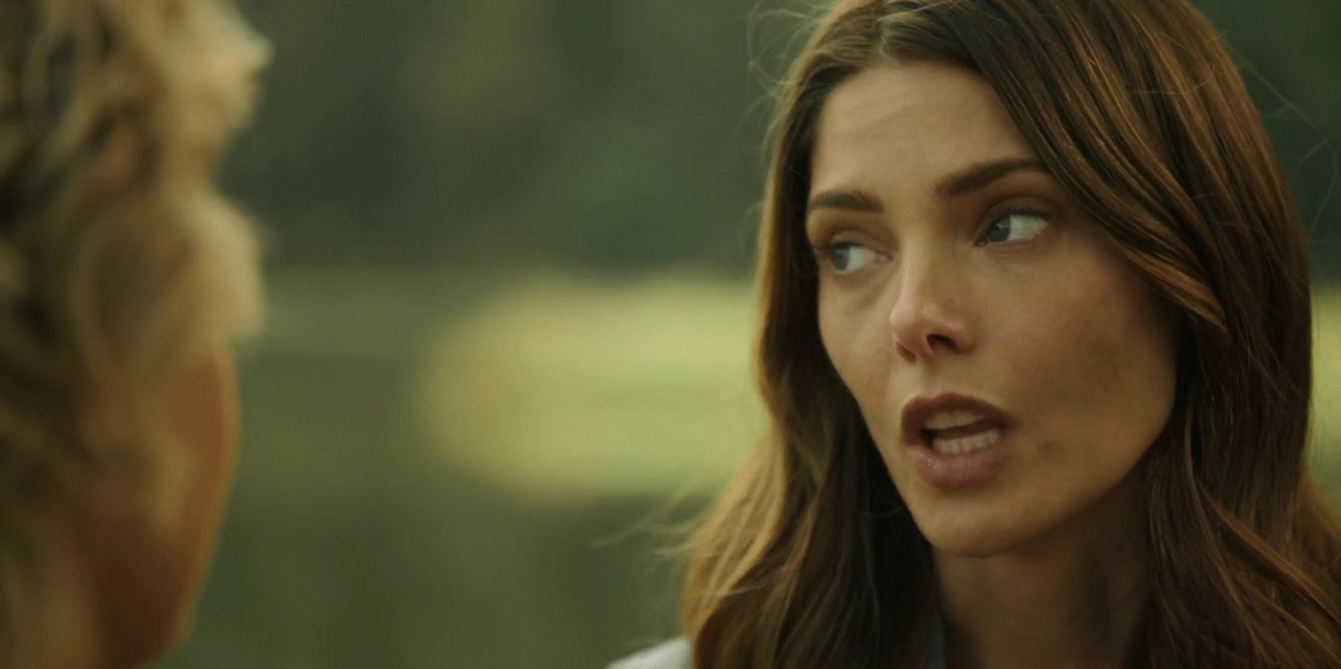 Ashley-Greene-dot-nl_WrongPlace2120.jpg