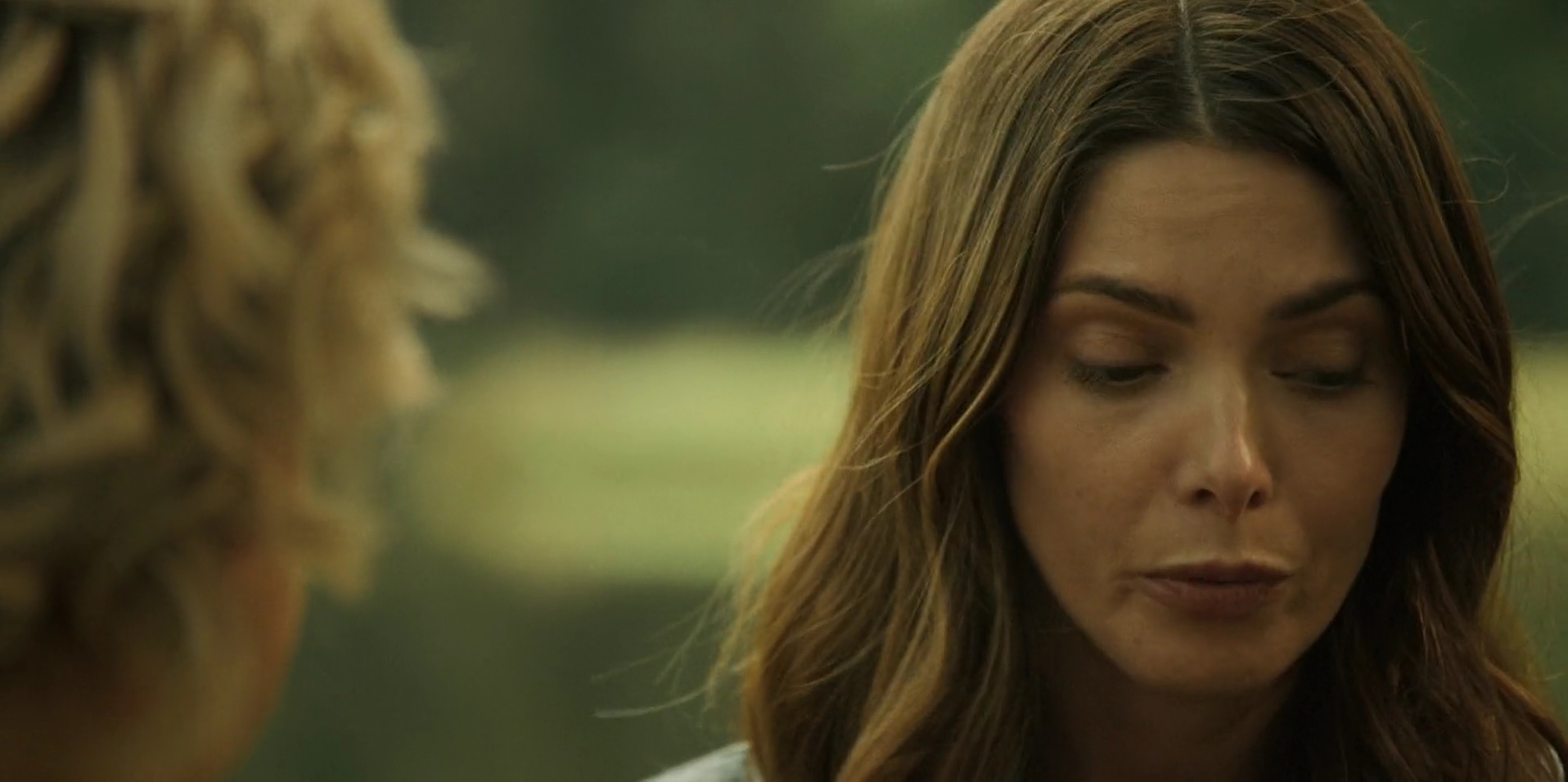 Ashley-Greene-dot-nl_WrongPlace2129.jpg