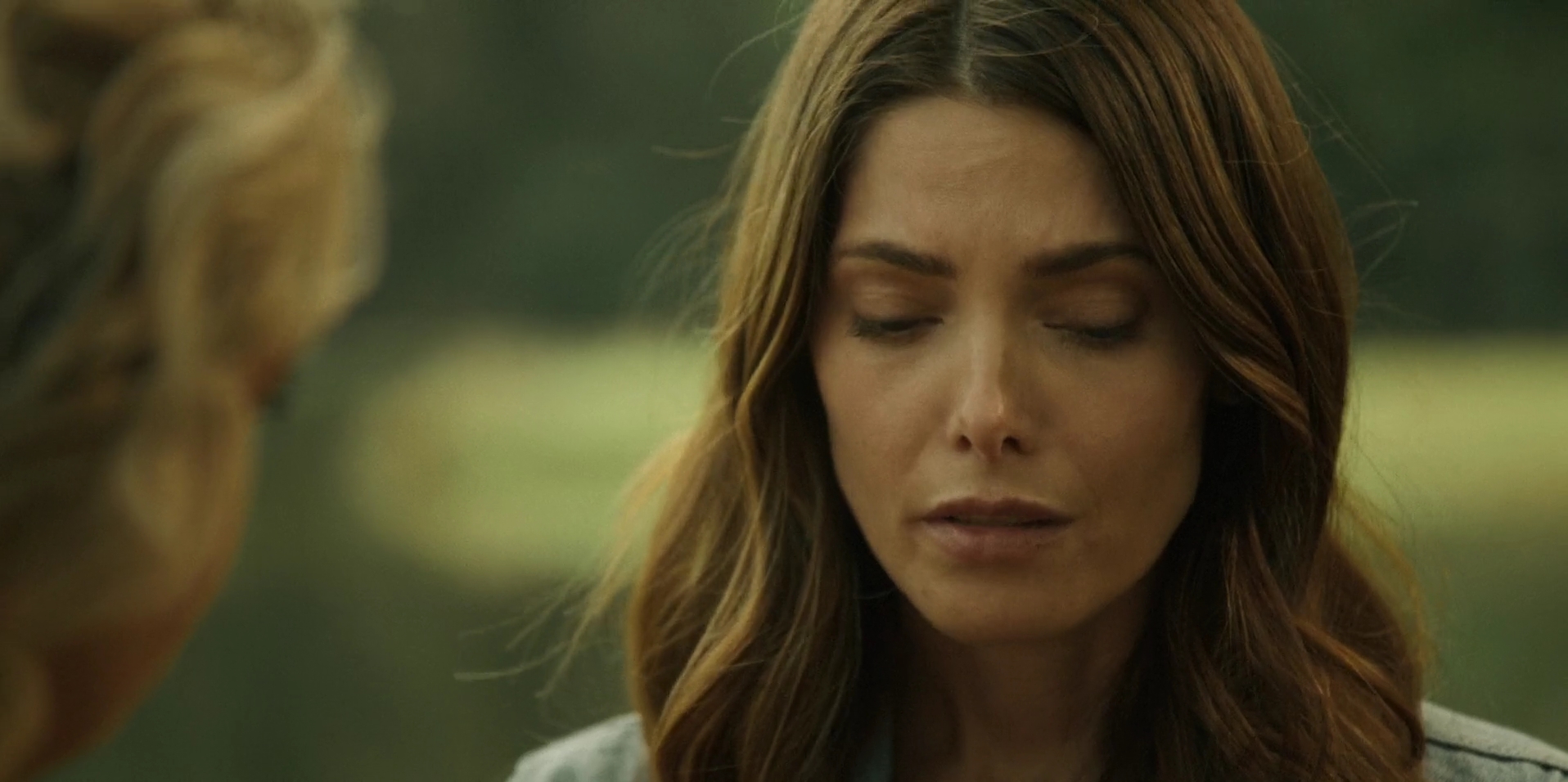 Ashley-Greene-dot-nl_WrongPlace2132.jpg