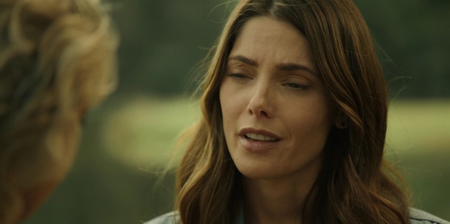 Ashley-Greene-dot-nl_WrongPlace2133.jpg