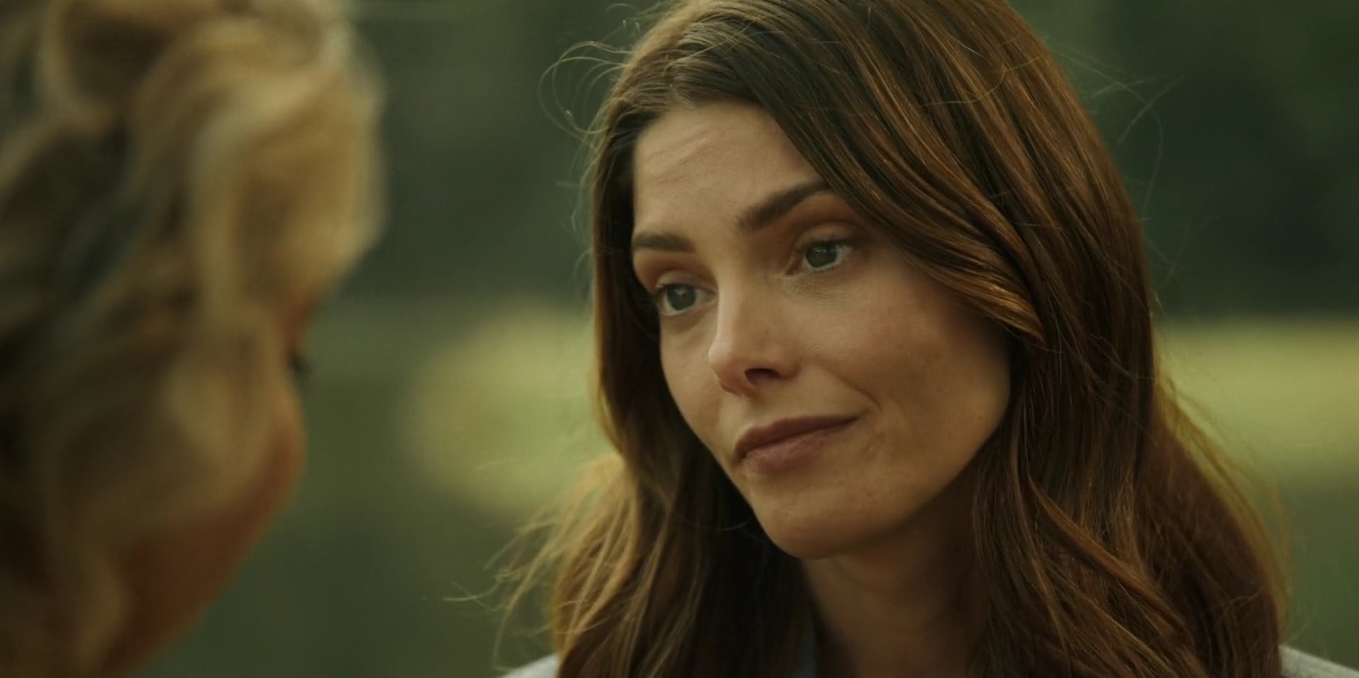 Ashley-Greene-dot-nl_WrongPlace2140.jpg