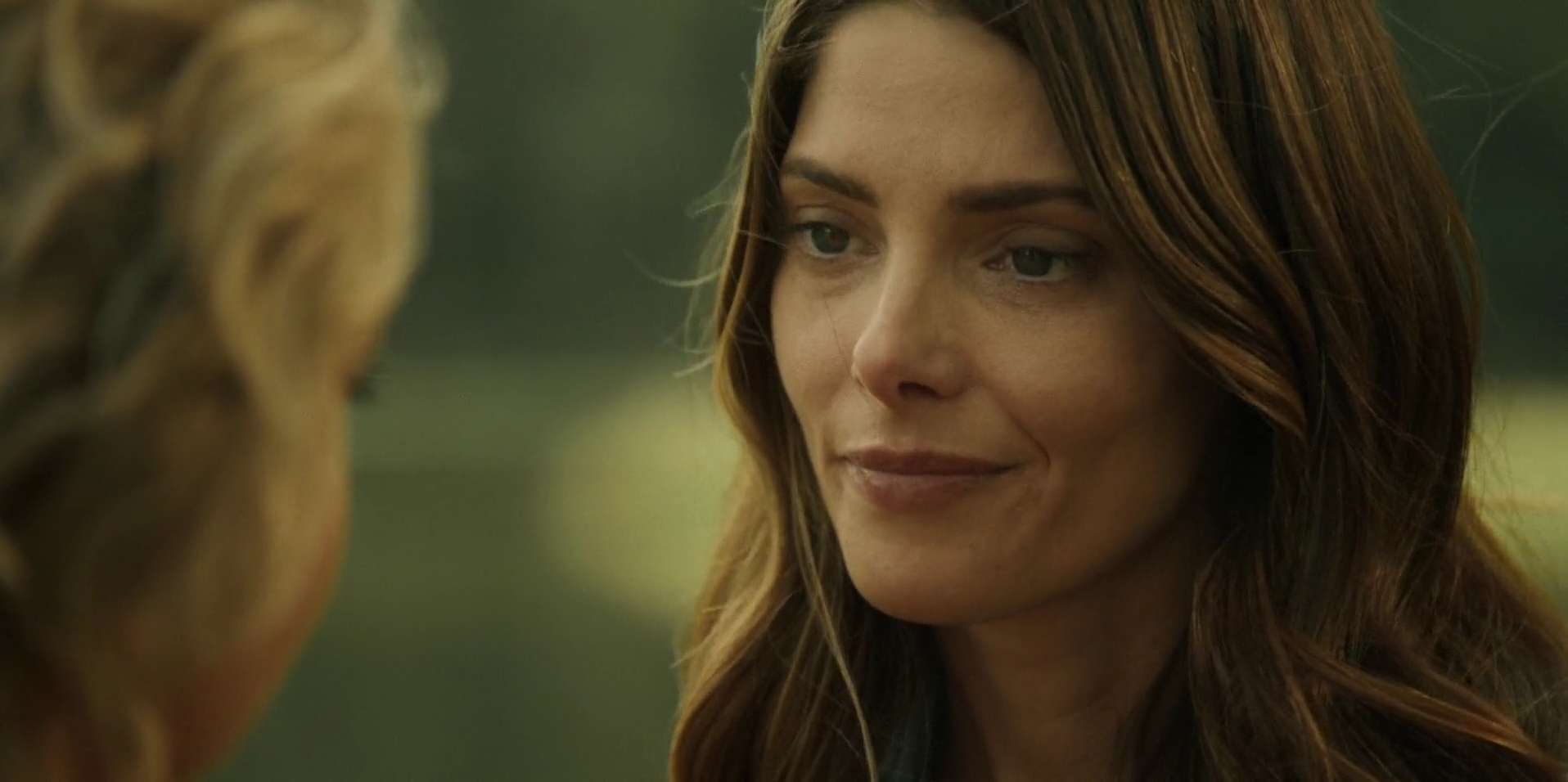 Ashley-Greene-dot-nl_WrongPlace2151.jpg