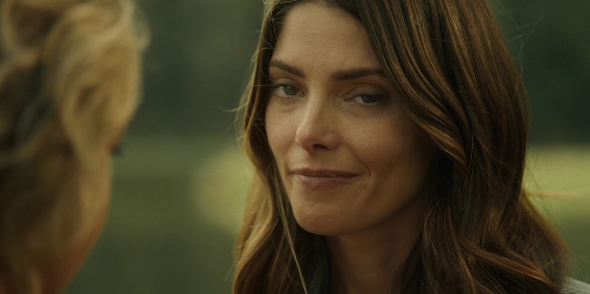 Ashley-Greene-dot-nl_WrongPlace2152.jpg